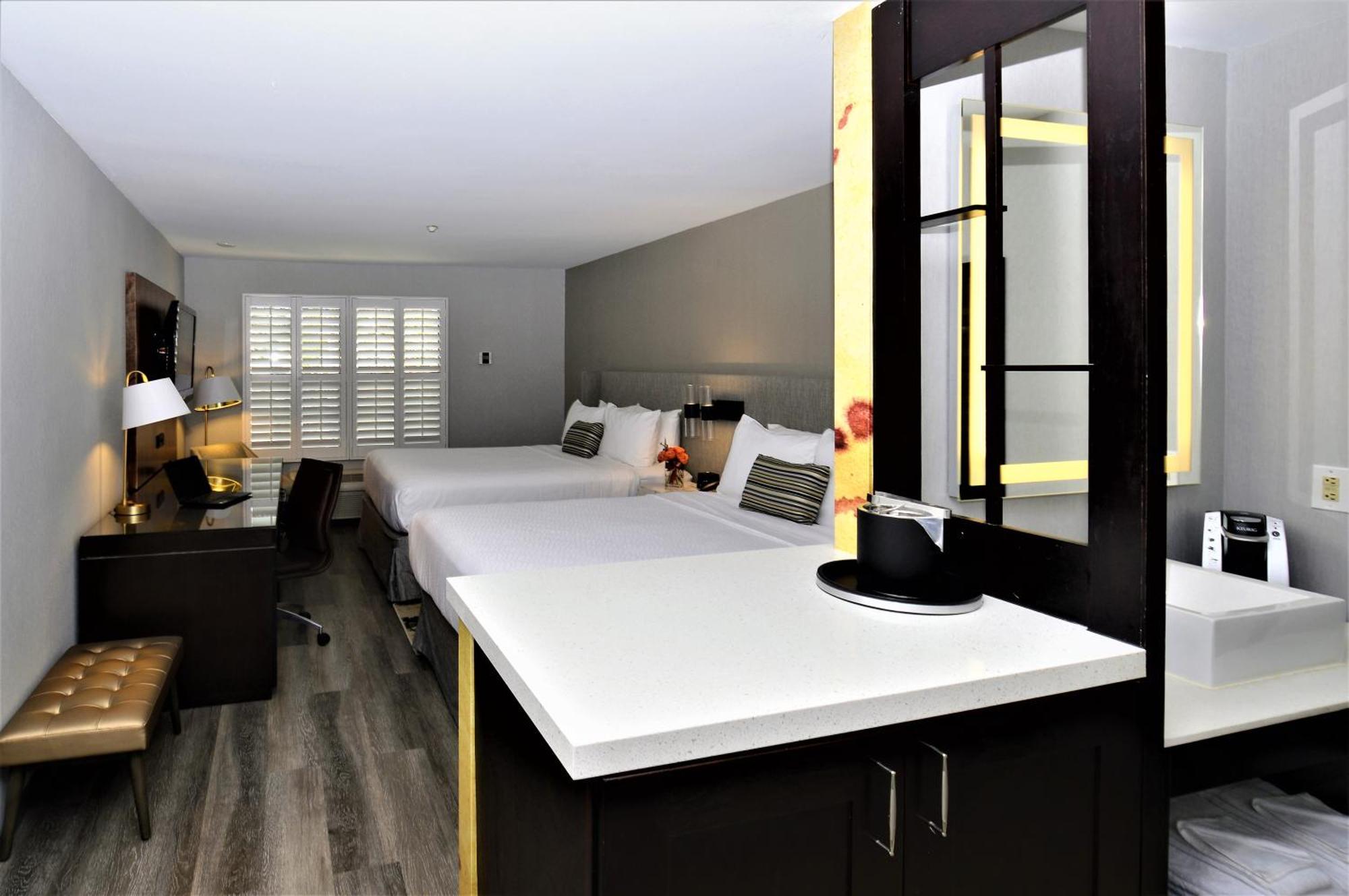 Standard Queen Room Two Queen Beds