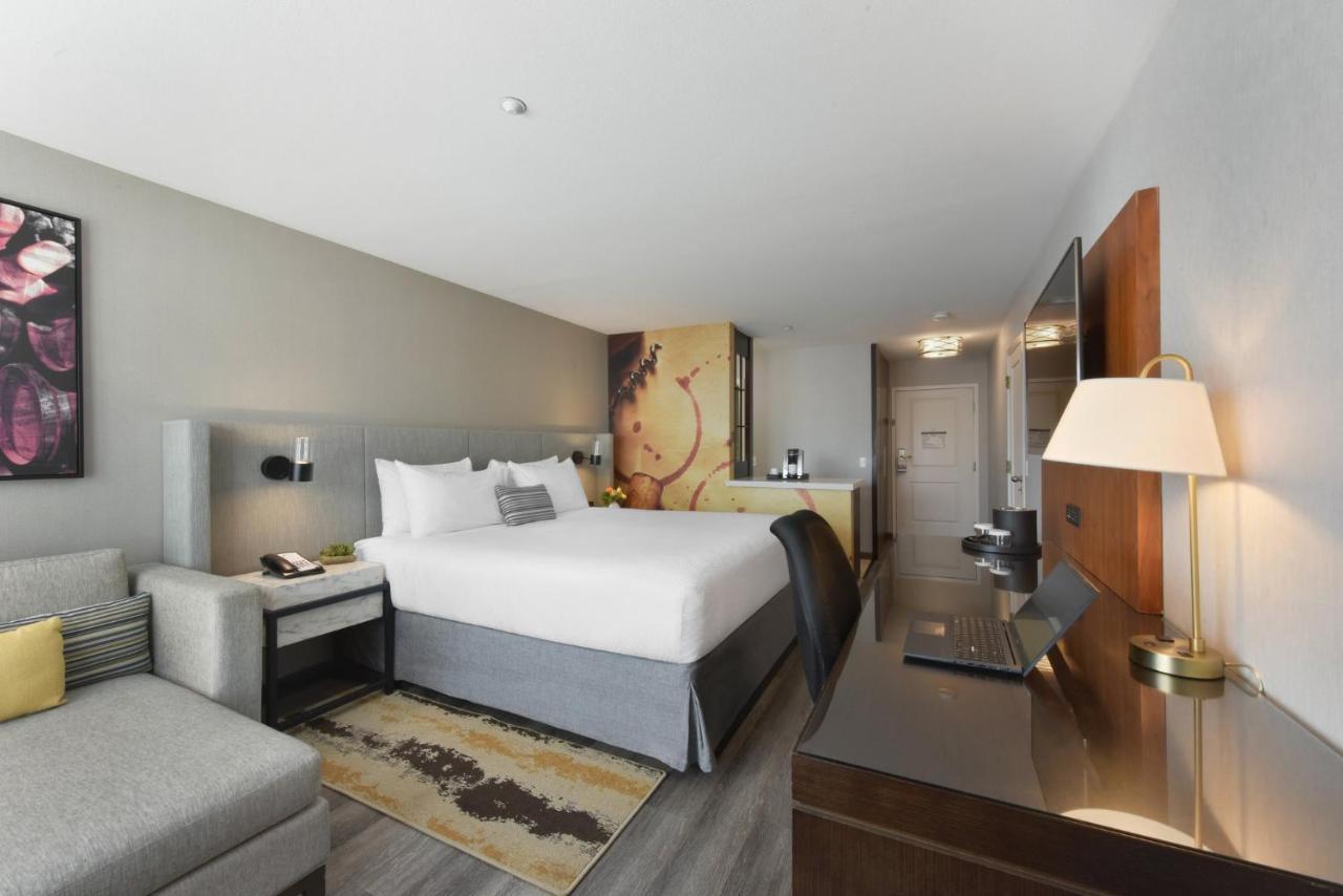 Standard Room,1435476247:JPEG