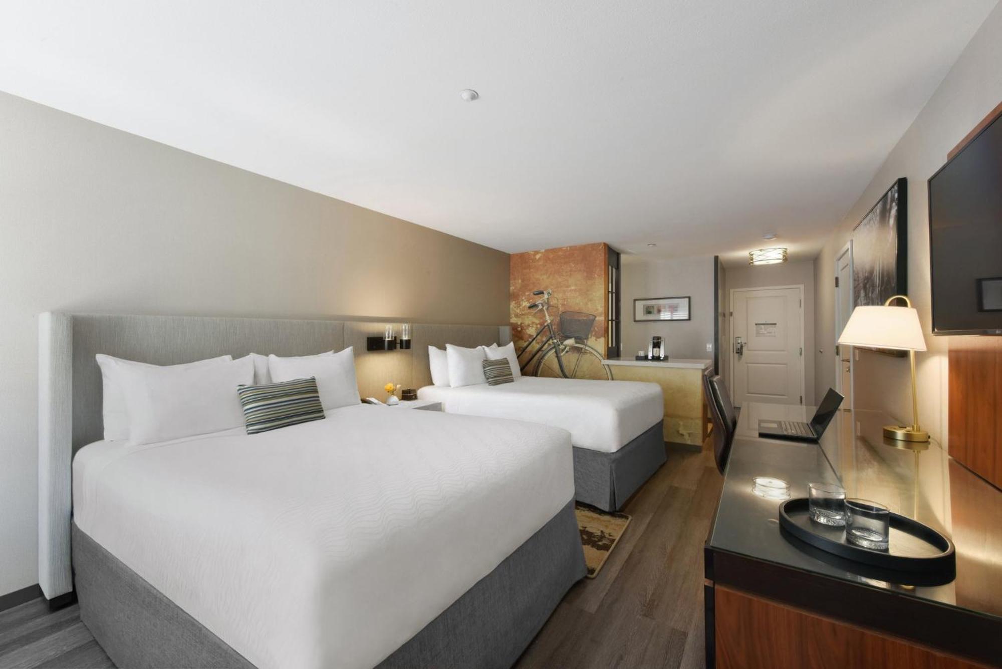 Standard Queen Room Two Queen Beds