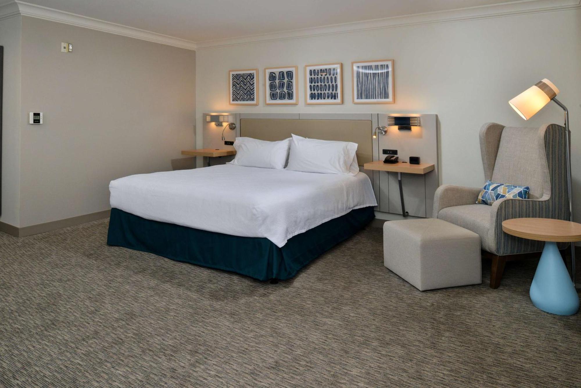King Room Accessible Tub Mobility Access