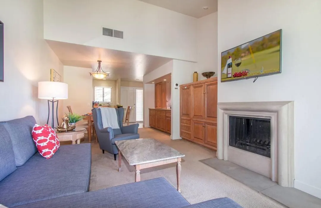 Best Golf 1Bd Suite With Golf Course Views-1