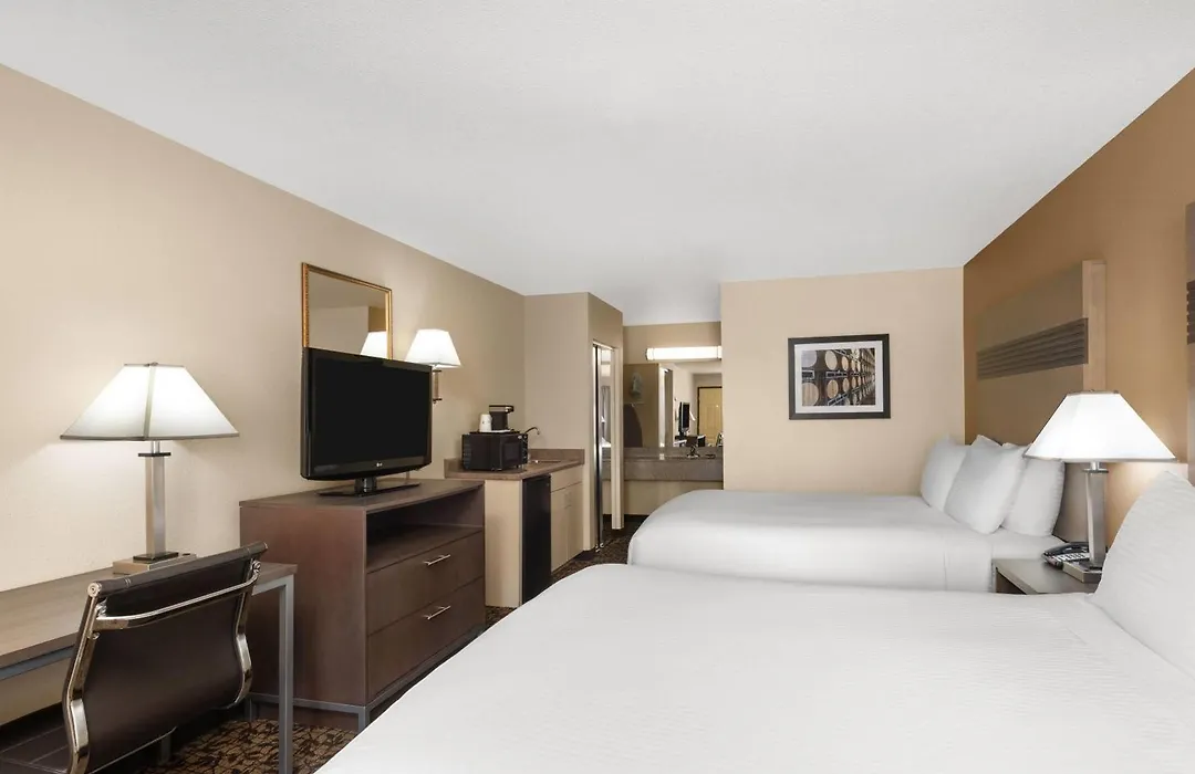 Hawthorn Suites By Wyndham Napa Valley-1