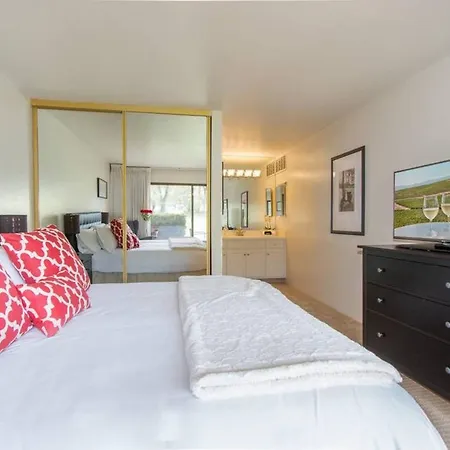 ★ Amazing 1 Bd Apt. Million $ View On Golf Course ★-2