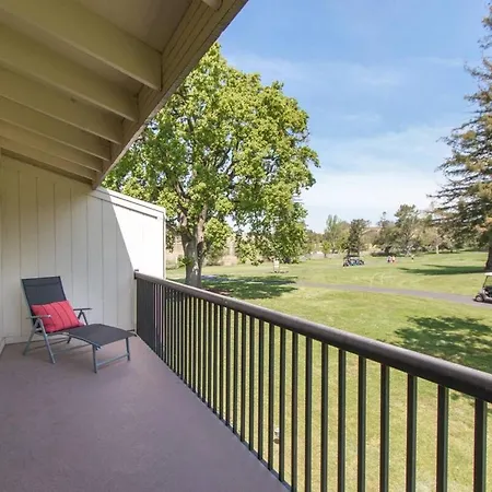 Best Golf 1Bd Suite With Golf Course Views-2