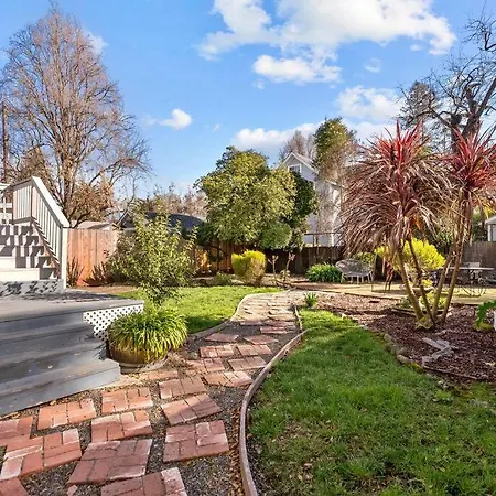 Downtown Napa Hot Tub Retreat - 3 Bed L 2 Bath-3