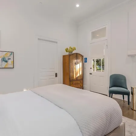 The George - Luxury Boutique Inn-2